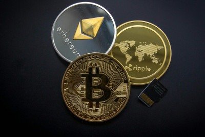 Criptomoedas como Bitcoin, Ethereum e Ripple representam ativos digitais sujeitos a alta volatilidade e o risco de ter seu valor reduzido a zero. -  (crédito: Pexels)