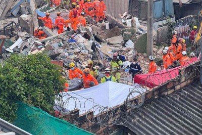 Desabamento de lar de idosos deixa vítimas no Bairro Jardim Vitória, em BH -  (crédito: Edésio Ferreira/EM/D.A Press)