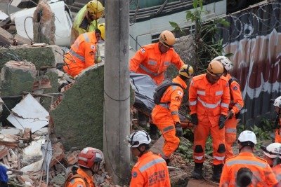Desabamento de lar de idosos deixa vítimas no Bairro Jardim Vitória, em BH -  (crédito: Edésio Ferreira/EM/D.A Press)