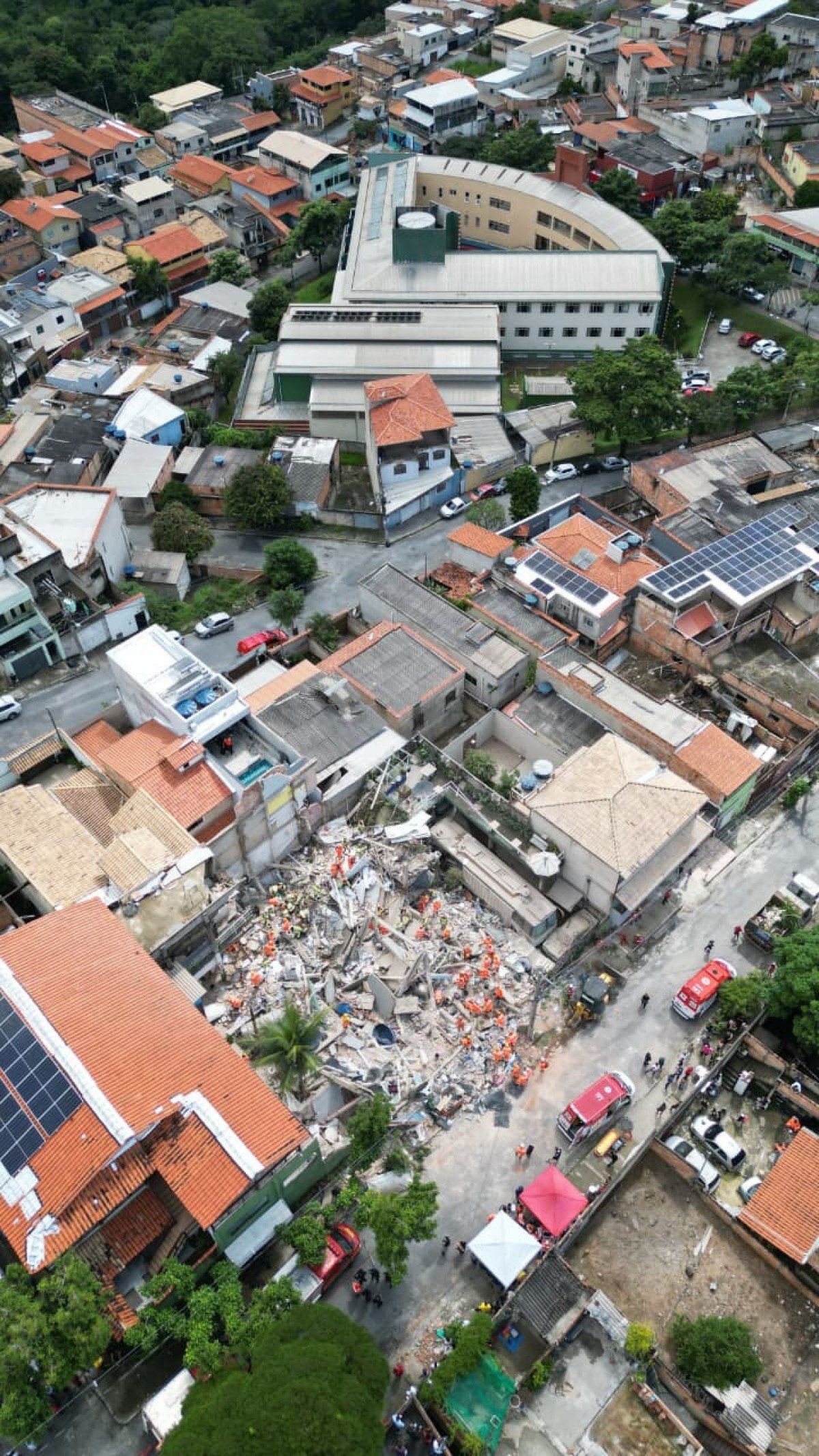 Desabamento de lar de idosos deixa vítimas no Bairro Jardim Vitória, em BH-Leandro Couri/EM/D.A Press