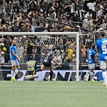 Um clássico que não empolga - Alexandre Guzanshe/EM/D.A Press