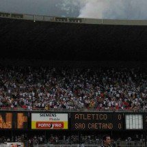 Naquele mar de gente, moravam todas as esperanças - Paulo Filgueiras/Estado de Minas – 19/12/2004