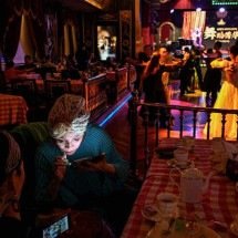 Como deixar de viver pela aprovação alheia - Hector RETAMAL / AFP