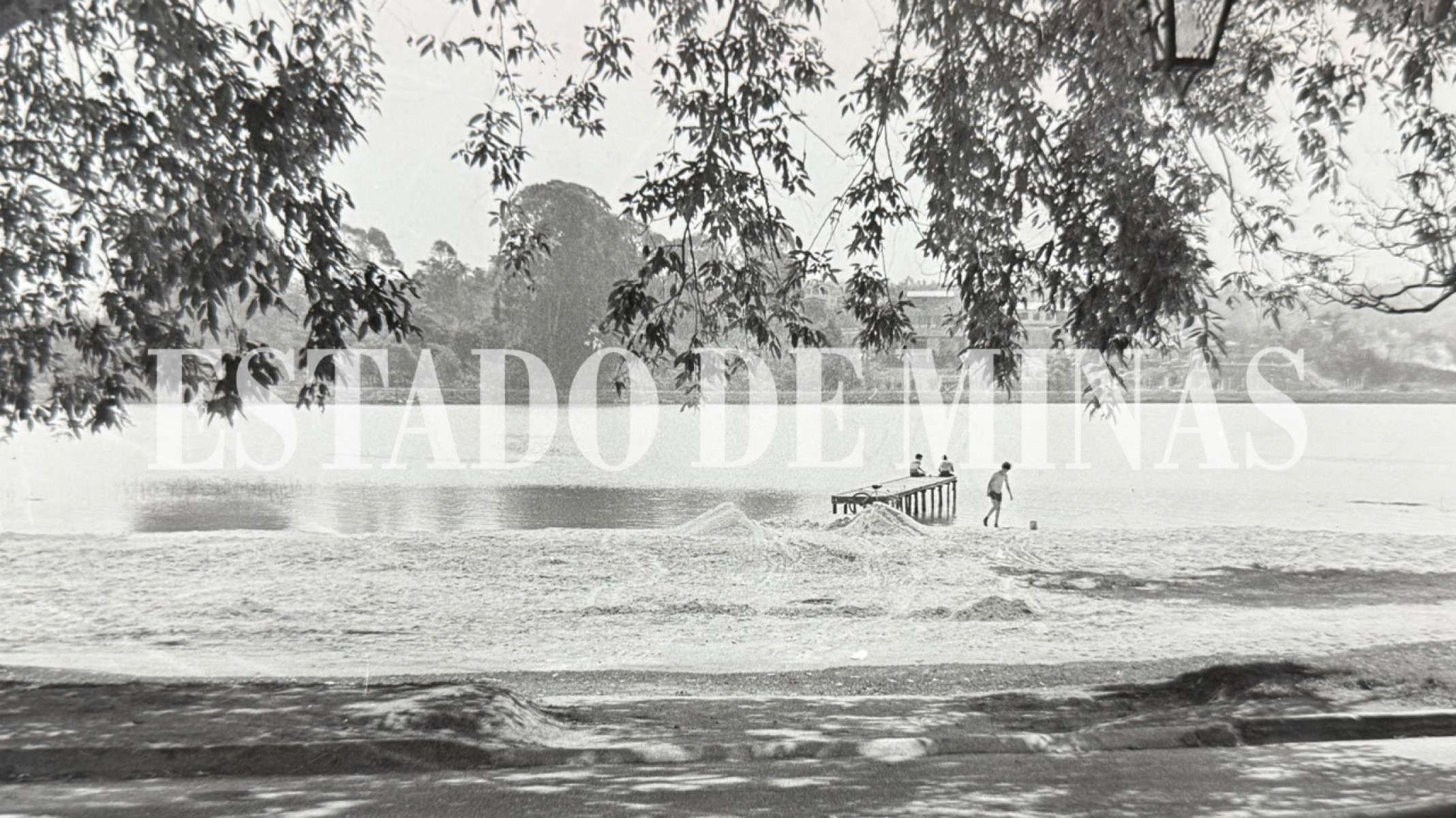 Projeto inicial era jogar conchinhas trazidas de Copacabana e Ipanema na Praia da Pampulha-Arquivo EM