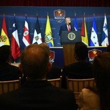 Trump recebe aliados latino-americanos para reunião sobre crime e imigração - Saul Loeb/AFP