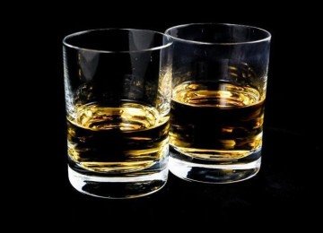 <p>Escócia — Uísque<br />
O scotch whisky é uma das bebidas mais tradicionais da Escócia e segue regras rigorosas de produção. Destilado de cereais e envelhecido em barris, tornou-se um produto valorizado e exportado para o mundo inteiro.</p>
 -  (crédito: Michal Jarmoluk/Pixabay)