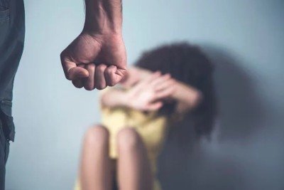 Dados revelam aumento da violência contra mulheres em diferentes contextos no Brasil -  (crédito: Freepik)