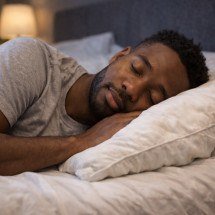 Mais que conforto: o papel do travesseiro na qualidade do sono -  imagem gerada por i.a