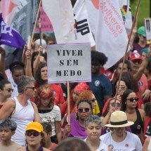 Mulheres ocupam o Centro de BH no 8 de março contra feminicídio - LEANDRO COURI/EM/DAPRESS