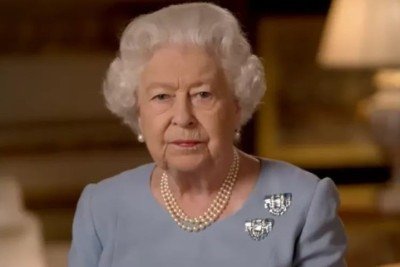 <p>Dados dos arquivos dos serviços secretos britânicos revelaram que a rainha Elizabeth II só foi informada da presença de um espião soviético entre seus colaboradores nove anos após a descoberta.  O agente Anthony Blunt era responsável pela supervisão da Coleção Real de Arte. </p>
 - 