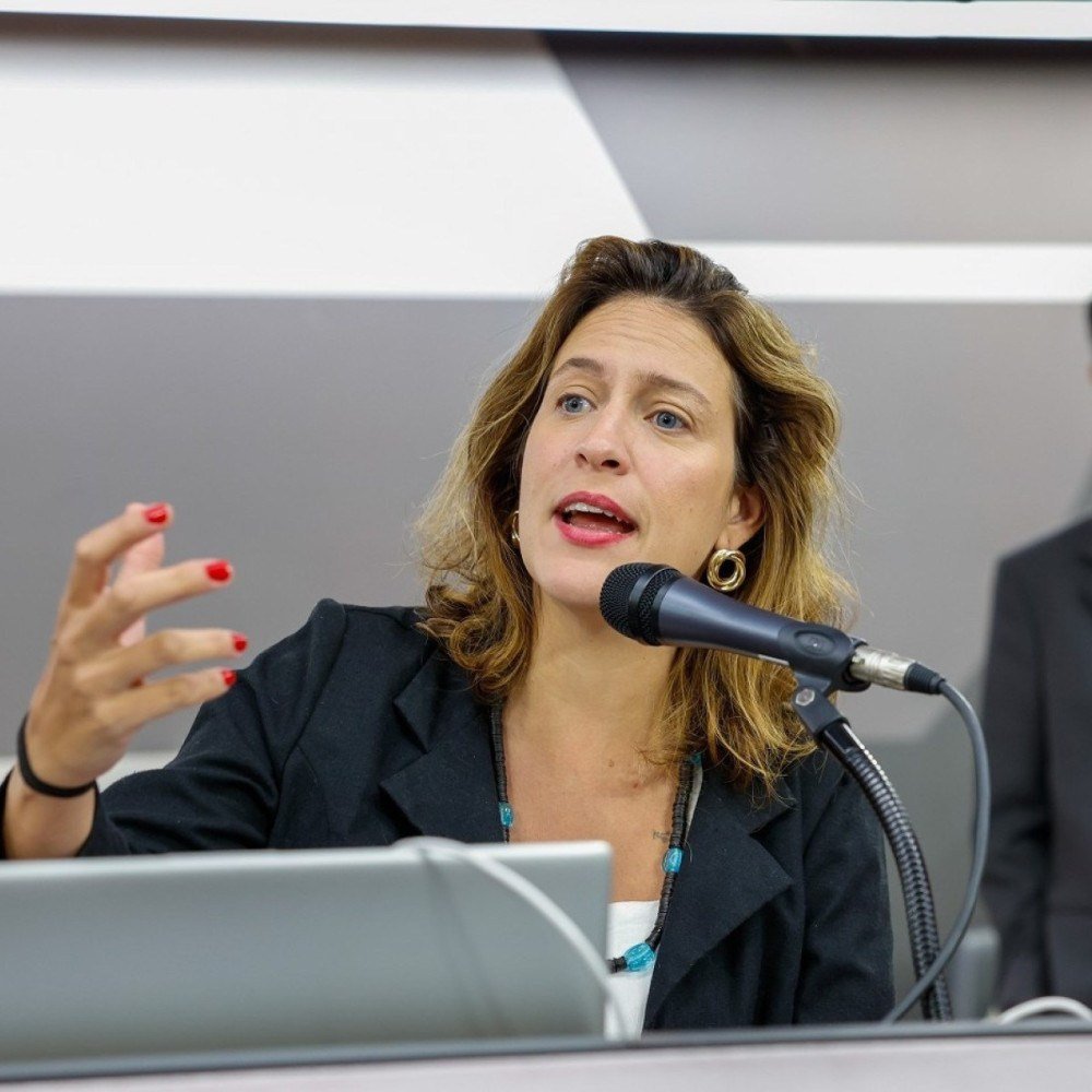 Deputada Bella Gonçalves denuncia ameaças de morte e estupro