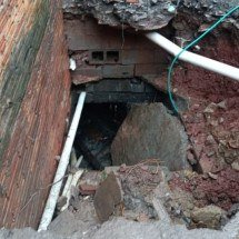 Jovem é arrastado por enxurrada e desaparece em buraco na Grande BH - Corpo de Bombeiros de Minas Gerais/Reprodução