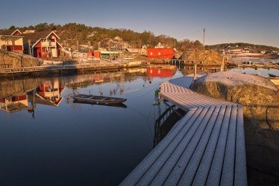 <p>Píeres são estruturas  comuns em regiões litorâneas, ribeirinhas e áreas de lagos, despertando a curiosidade de quem circula por esses ambientes. Trata-se, afinal, de uma plataforma que avança sobre a água, criando a ligação entre terra firme e espaço aquático.</p>
 -  (crédito: Pixabay)