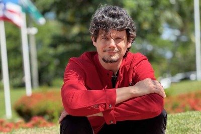 Ator Odilon Esteves diz que a leitura em voz alta dá novos sentidos ao texto literário


 -  (crédito: Meire Fava/divulgação)