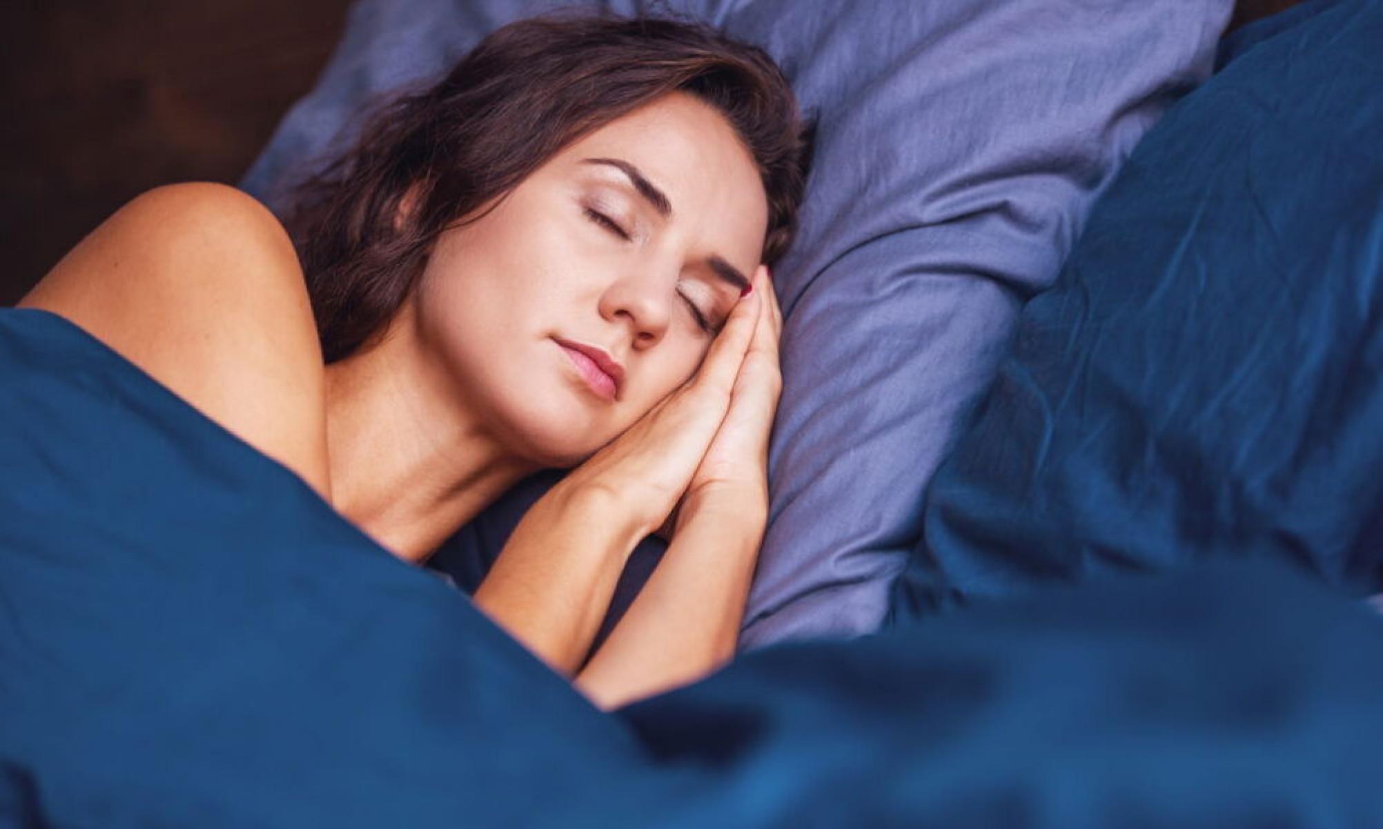 Dormir bem e ajustar hábitos noturnos melhora energia e facilita acordar cedo -  (crédito: Tupi)