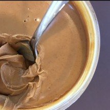 Pastas, cremes e patês: delícias para lanches com pão - NIAID wikimedia commons