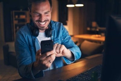 A satisfa&ccedil;&atilde;o inicial com apostas online pode evoluir para um grave v&iacute;cio, afetando a sa&uacute;de mental e financeira. -  (crédito: iStock)