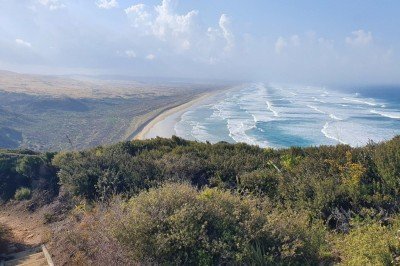 <p>O Brasil lidera o ranking global com a Praia do Cassino, a maior do mundo em extensão. Conheça as gigantes do litoral que compõem essa lista em diversos continentes e descubra onde ficam.</p>
 -  (crédito: Shakylsles wikimedia commons)