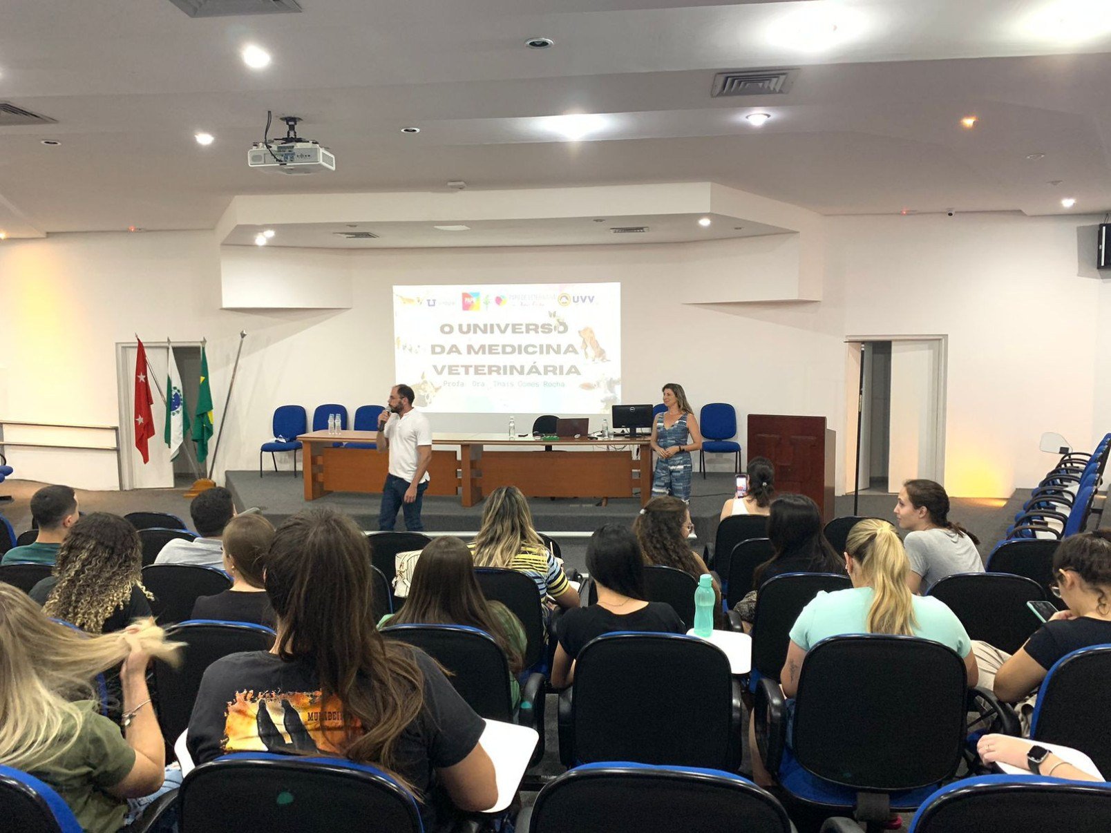 Canal abre temporada sobre formação e mercado na veterinária - DINO