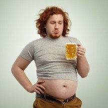 Além de dieta e academia: 4 tratamentos para reduzir a "pochete de cerveja" - wayhomestudio/FreePik