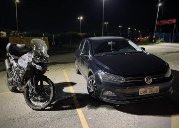 Os militares encontraram diversos materiais usados na clonagem e adulteração de veículos -  (crédito: PMMG/Reprodução)