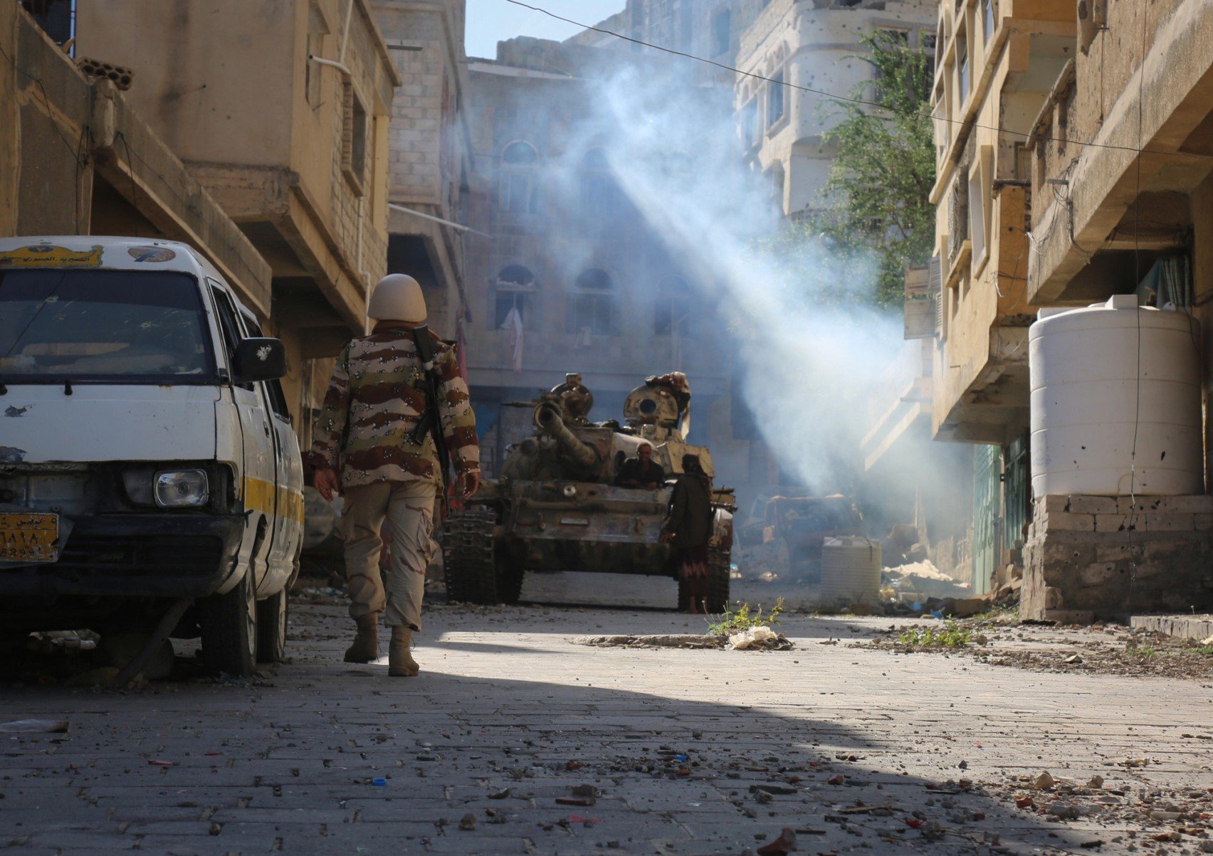 Conflito no Oriente Médio sugere risco à logística global - DINO