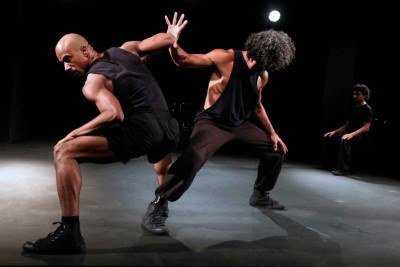 Em '60 gr&atilde;os', coreografia de Alex Soares, Beethoven inspira pesquisa sobre o comportamento do corpo diante do est&iacute;mulo da cafe&iacute;na -  (crédito: Paulo Lacerda/divulga&ccedil;&atilde;o)