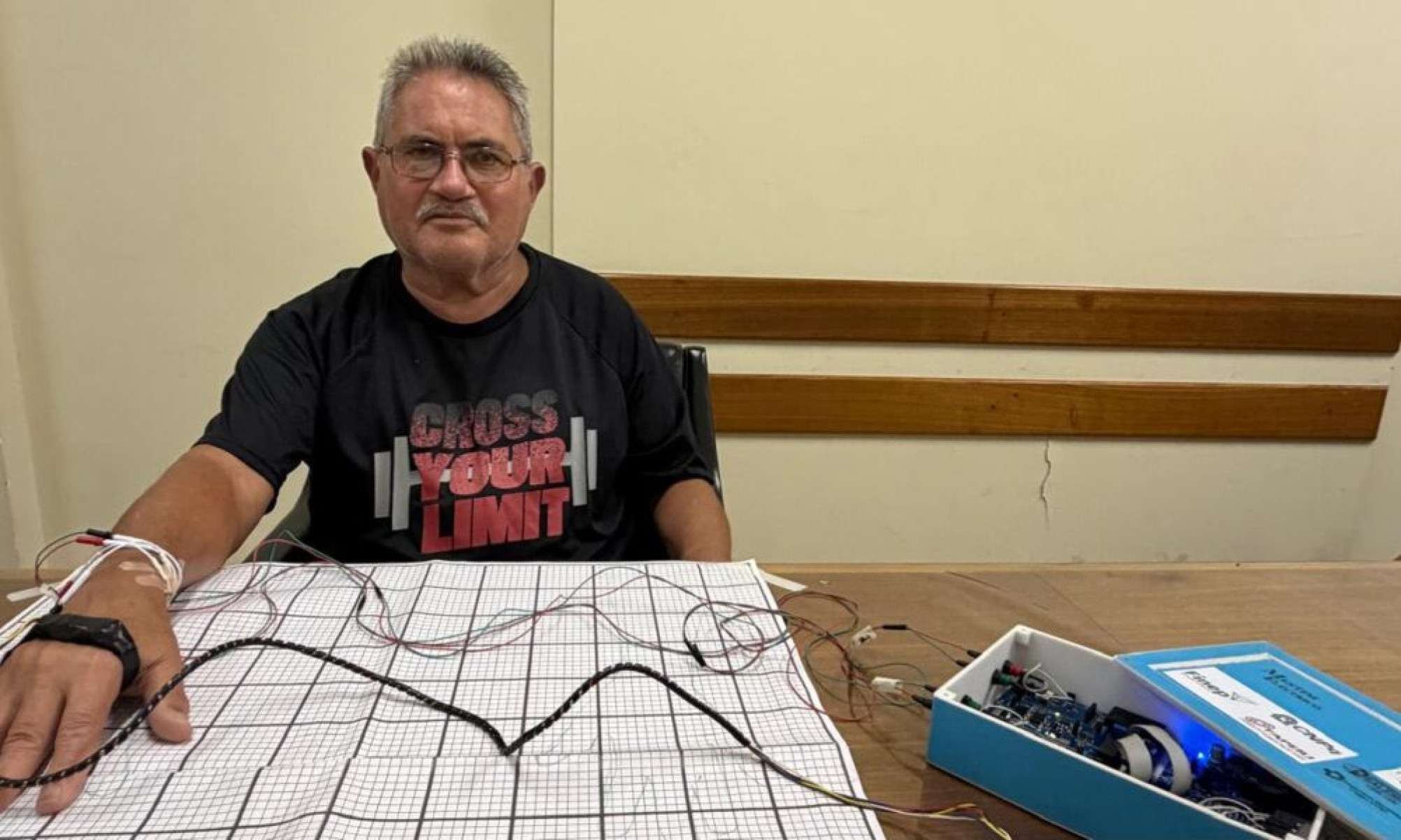 Tecnologia brasileira pode reduzir tremores de pacientes com Parkinson sem cirurgia -  (crédito: Tupi)