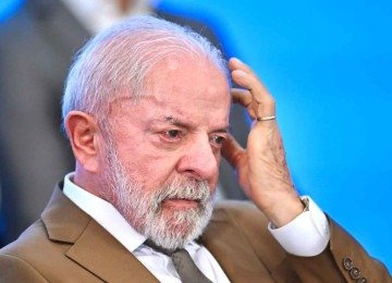 Diante da ameaça externa, o presidente Luiz Inácio Lula da Silva anunciou um pacote emergencial para conter a alta do diesel. -  (crédito: EVARISTO SÁ/AFP)
