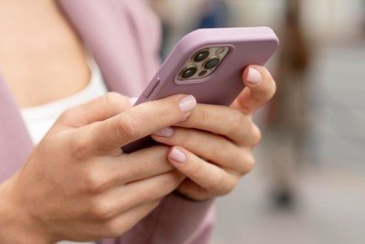 A usabilidade di&aacute;ria do smartphone &eacute; crucial para identificar quando o aparelho precisa ser substitu&iacute;do, como detalhado na reportagem. -  (crédito: Freepik)