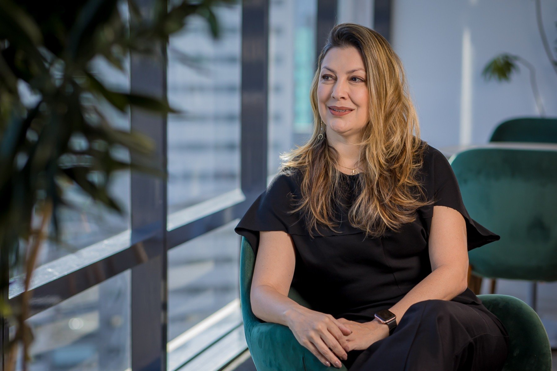 Brasil lidera em mulheres na liderança, mas desafio persiste - DINO