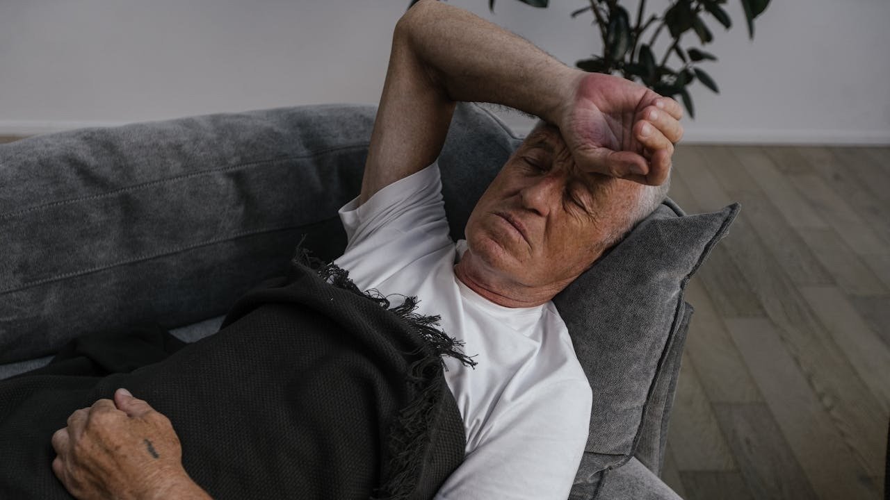 Pneumonia em idosos: como identificar os primeiros sinais da doença - SHVETS production/ Pexels