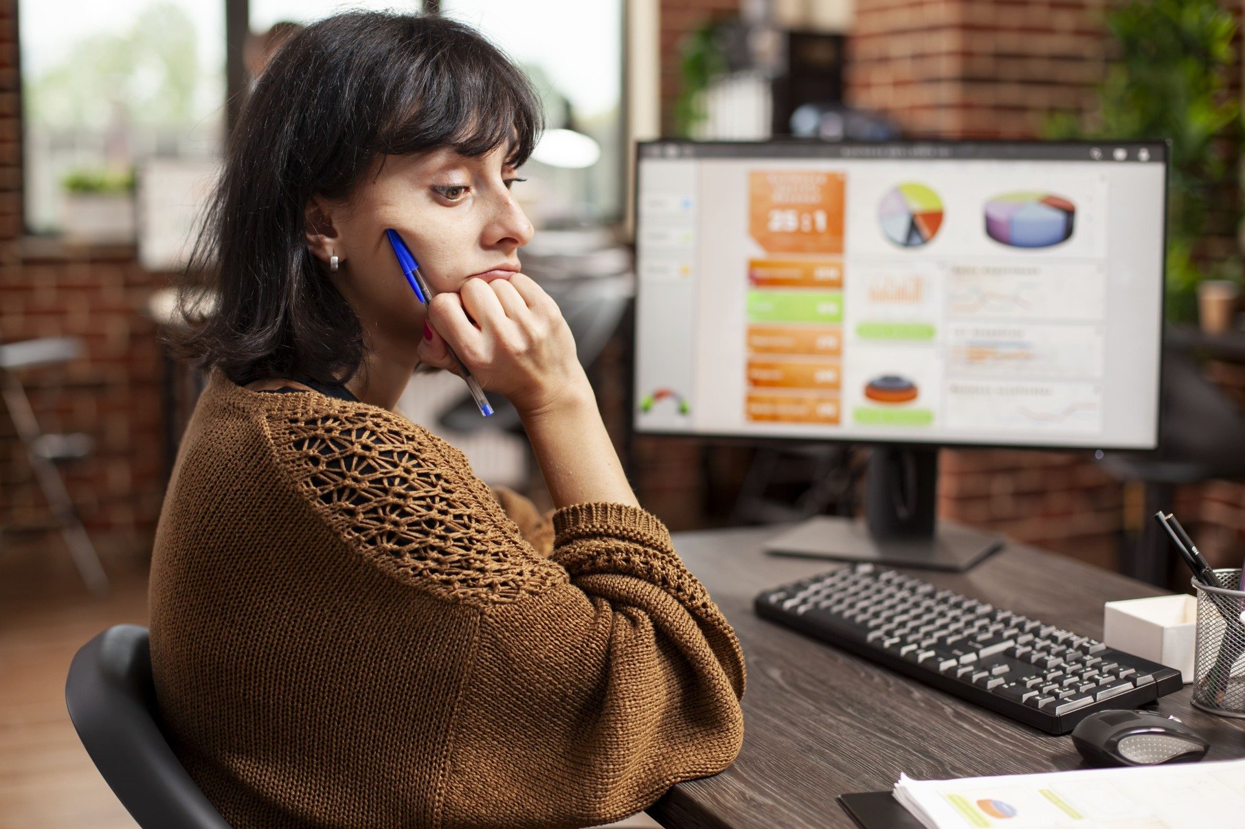 Fraudes on-line redobram atenção de consumidores nas compras - DINO