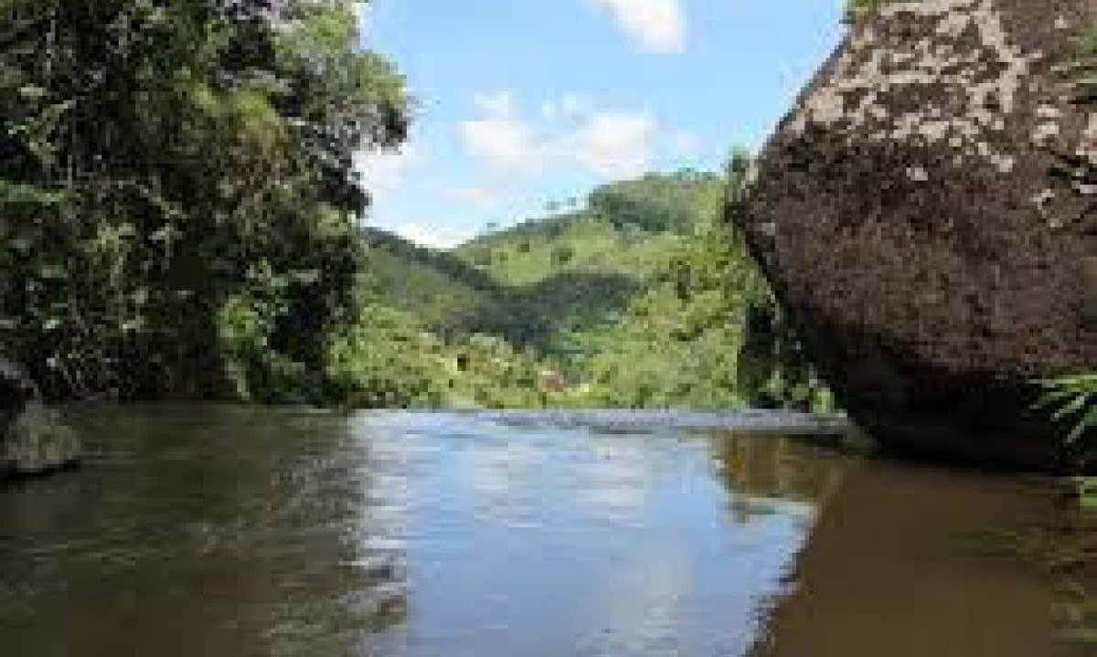 Parte da alta da Cachoeira do Retiro, em Gon&ccedil;alves, no Sul de Minas