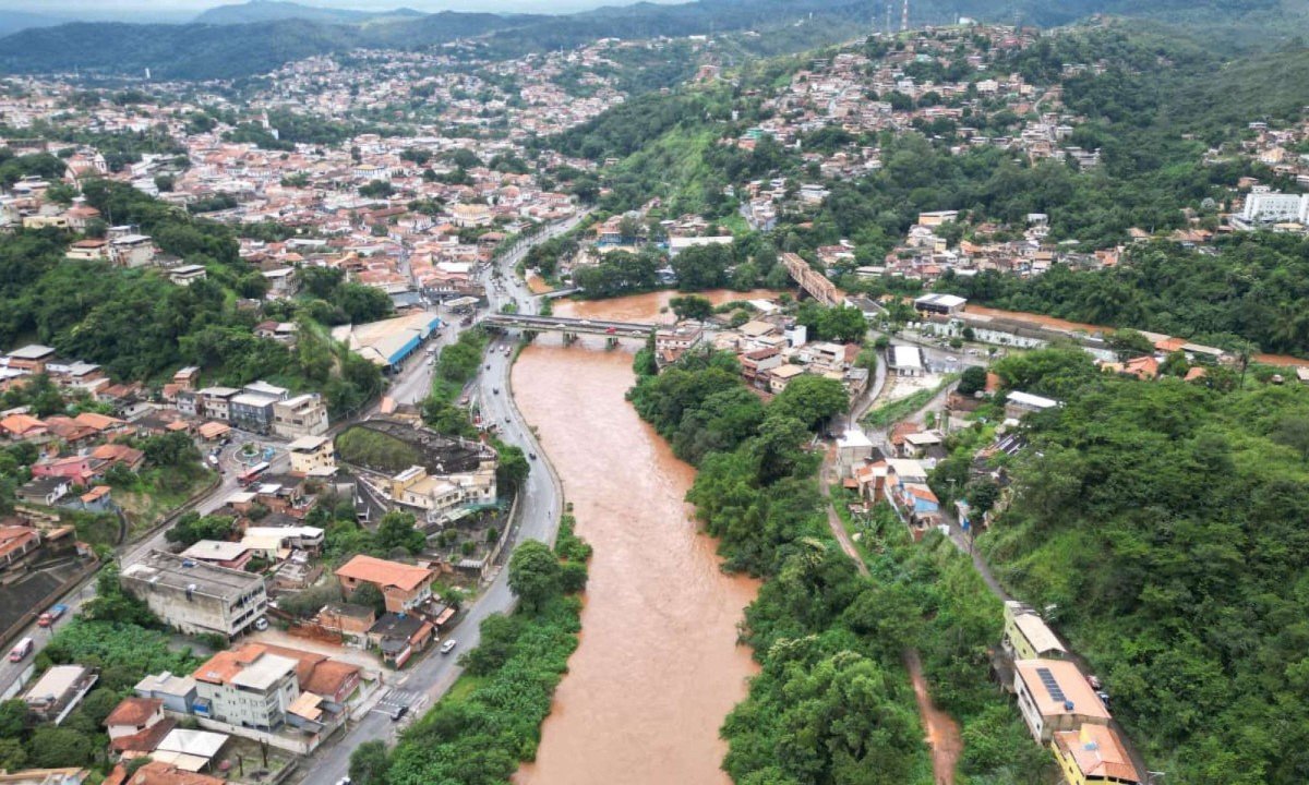 Prefeitura e Bombeiros monitoram nível do Rio das Velhas em Sabará-Leandro Couri/Em/D.A Press