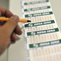 Mega-Sena 2988 acumula e vai a R$ 17 milhões; 3 mineiros acertam a quina - Marcelo Casal Jr/ Ag&ecirc;ncia Brasil