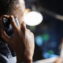 Homem liga pra casal, diz que é de facção e consegue R$ 11 mil em Pix - FreePik