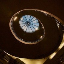 Leveza das claraboias nos ambientes trazem alto astral - Scry Photo/Wikimedia Commons