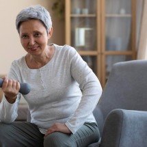 Menopausa e risco de artrose: o que toda mulher precisa saber? - FreePik