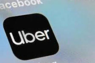 Nova função chegará de forma gradativa aos smartphones das mulheres em BH -  (crédito: Denis Charlet/AFP)