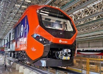  13/01/2026. Credito: MetrÃ´ BH/DivulgaÃ§Ã£o. Teste operacional marca avanÃ§o da expansÃ£o da Linha 1 do MetrÃ´ de Belo Horizonte.Trem percorreu novo trecho entre Eldorado e a futura estaÃ§Ã£o Novo Eldorado, em Contagem; inÃ­cio da operaÃ§Ã£o comercial Ã© esperado para fevereiro. Na foto, Trem do MetrÃ´ BH faz viagem de teste atÃ© Novo Eldorado.
       -  (crédito:  Metrô BH/Divulgação. Teste operacional marca avanço da expansão da Linha 1 do Metrô de Belo Horizonte.Trem percorreu novo trecho entre Eldorado e a futura estação Novo Eldorado, em Contagem; início da operação comercial é esperado para fevereiro. Na foto, Trem do Metrô BH faz viagem de teste até Novo Eldorado.)