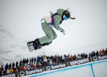 O Sinthoma não restaura o chão perdido, mas cria um modo de se manter em pé sem chão -  (crédito: Fabrice COFFRINI / AFP)