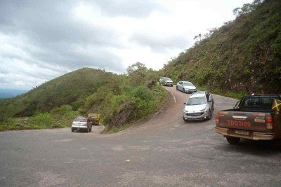 Curvas acentuadas podem ficar menos arriscadas com as correções previstas em projeto -  (crédito: Leandro Couri/EM/D.A Press)
