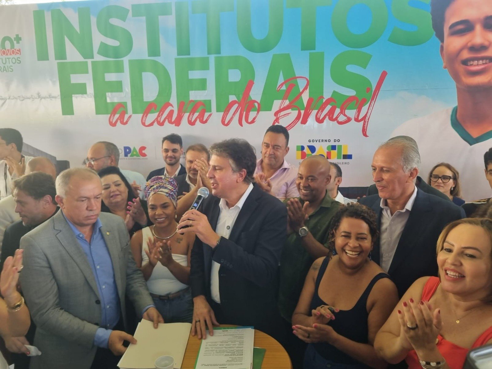 Ministro da Educa&ccedil;&atilde;o, Camilo Santana, anuncia investimentos em Minas Gerais