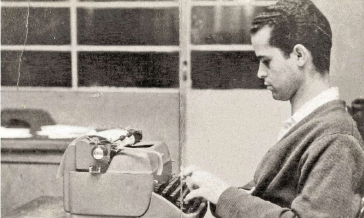 Ivan Angelo na reda&ccedil;&atilde;o do Di&aacute;rio da Tarde, em BH, no in&iacute;cio dos anos 1960