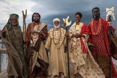 
Os atores Vado, Lázaro Ramos, Hilton Cobra, Erika Januza e Welket Bungué interpretam nobres e cidadãos da elite do reino fictício de Batanga -  (crédito: Estevam Avellar/Globo)