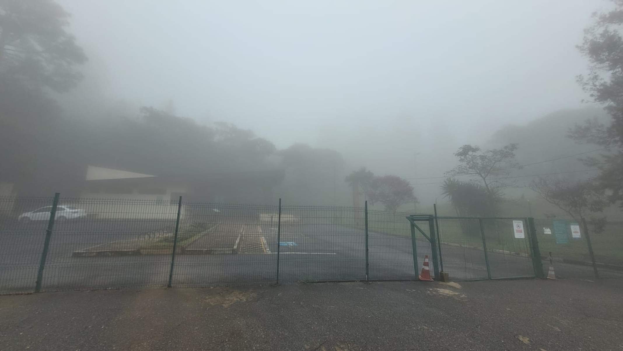 Parque da Serra do Curral está fechado. Só irá abrir se diminuir a neblina-Gladyston Rodrigues/EM/D.A.Press