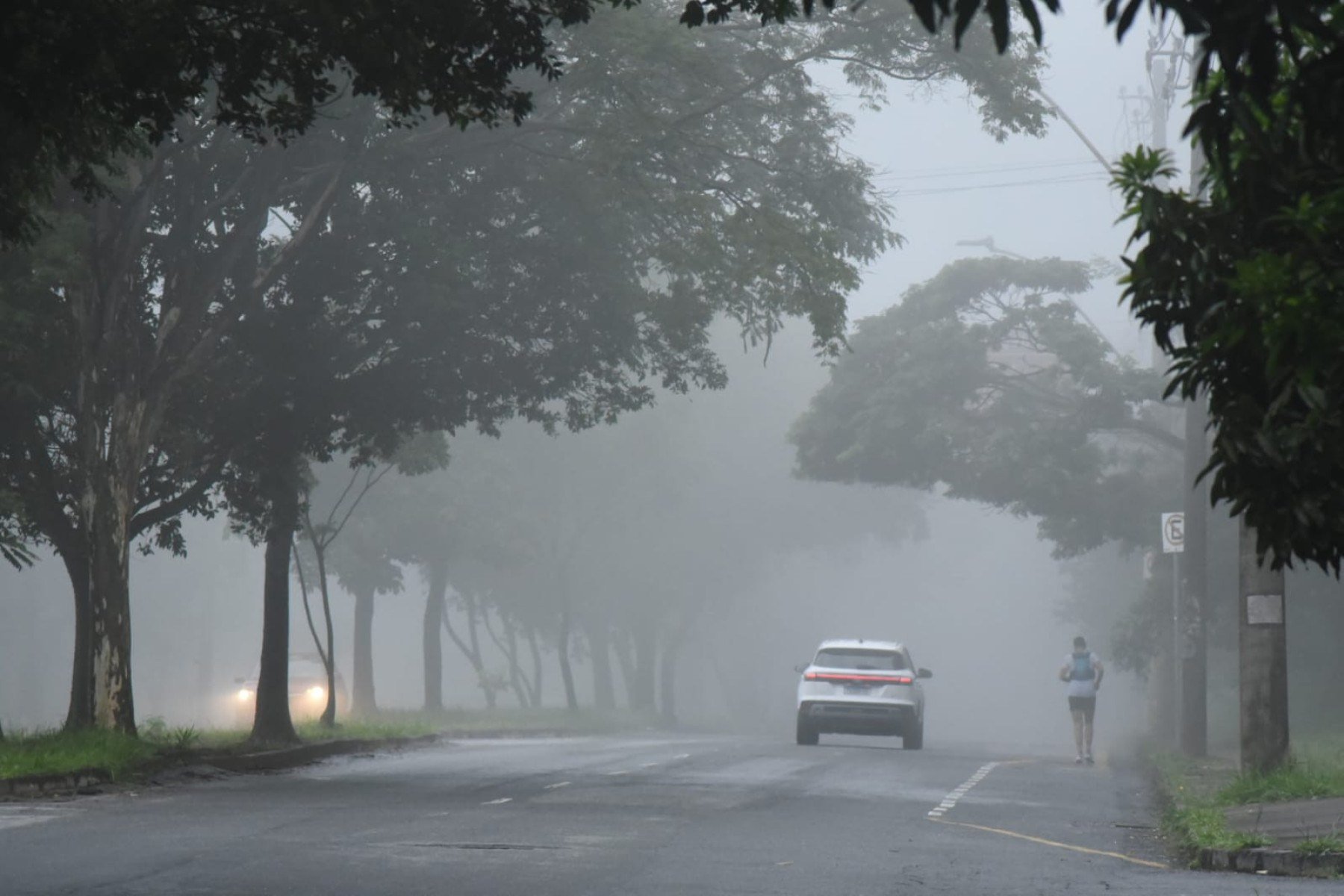 Av. Agulhas Negras, no Mangabeiras-Gladyston Rodrigues/EM/D.A.Press
