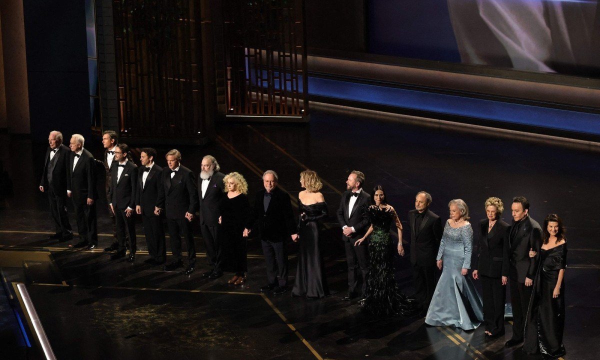 Michael McKean, Christopher Guest, Jerry O'Connell, Wil Wheaton, Fred Savage, Cary Elwes, Mandy Patinkin, Carol Kane, Billy Crystal, Meg Ryan, Kiefer Sutherland, Demi Moore, Kevin Pollak, Kathy Bates, Annette Bening, John Cusack e Daphne Zuniga homenageiam Rob Reiner