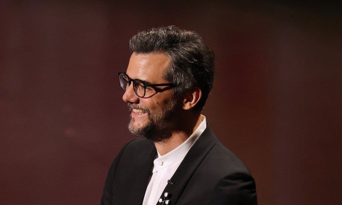 Wagner Moura apresenta a categoria de Melhor Dire&ccedil;&atilde;o de Elenco no Oscar e fala portugu&ecirc;s 